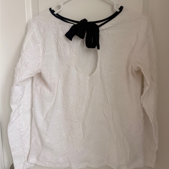 Elegant White Textured Women's Top - Picture 2 of 3